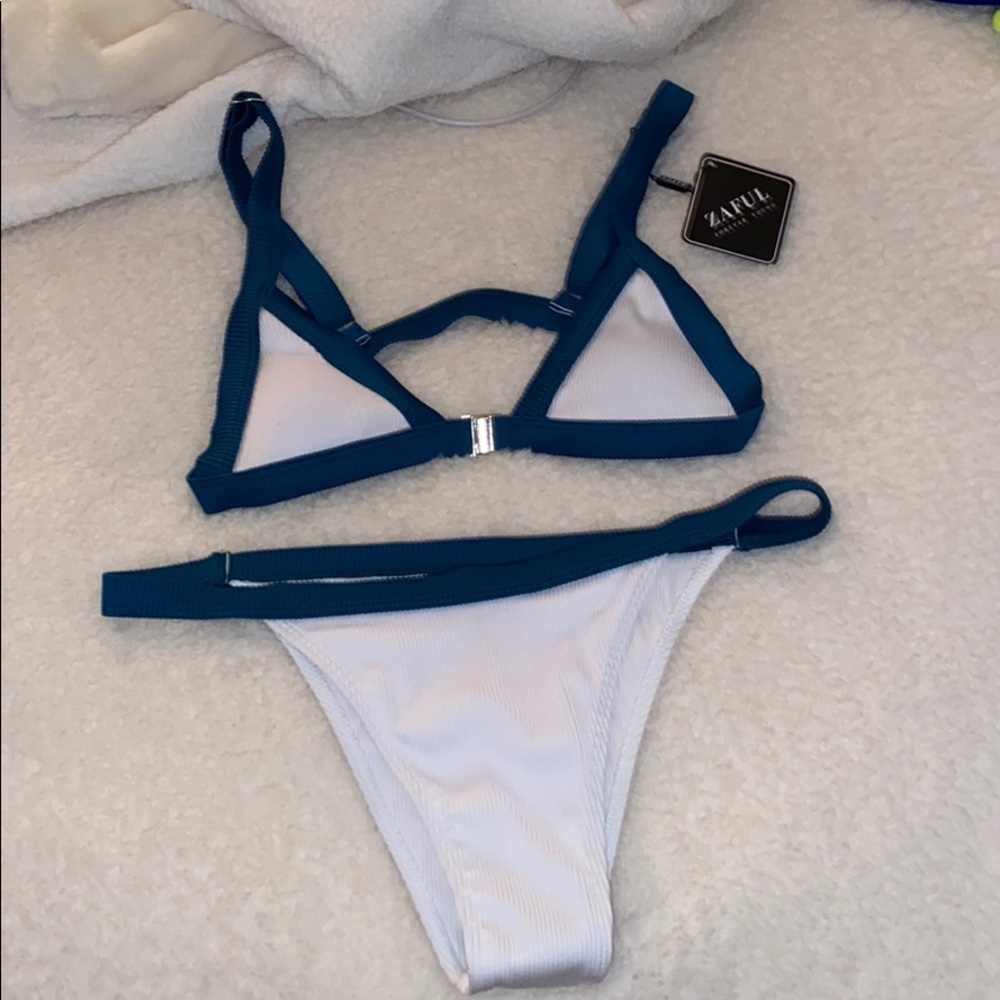 Front clasp bikini